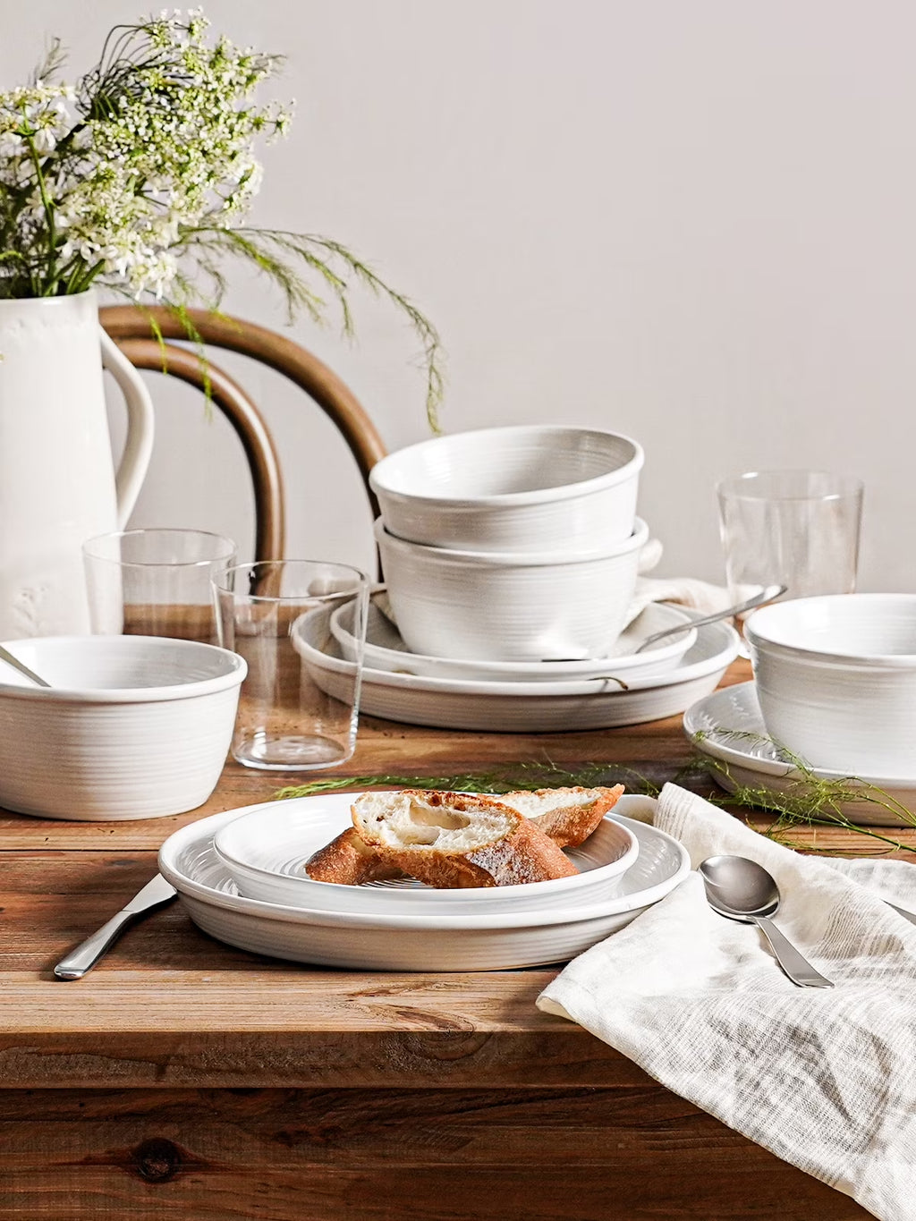 LE TAUCI 18-Piece Dinnerware Set, Ceramic Plates and Bowls Set for 6, Stoneware Dishes Set for Family, Microwave & Dishwasher Safe -White Dinner Set