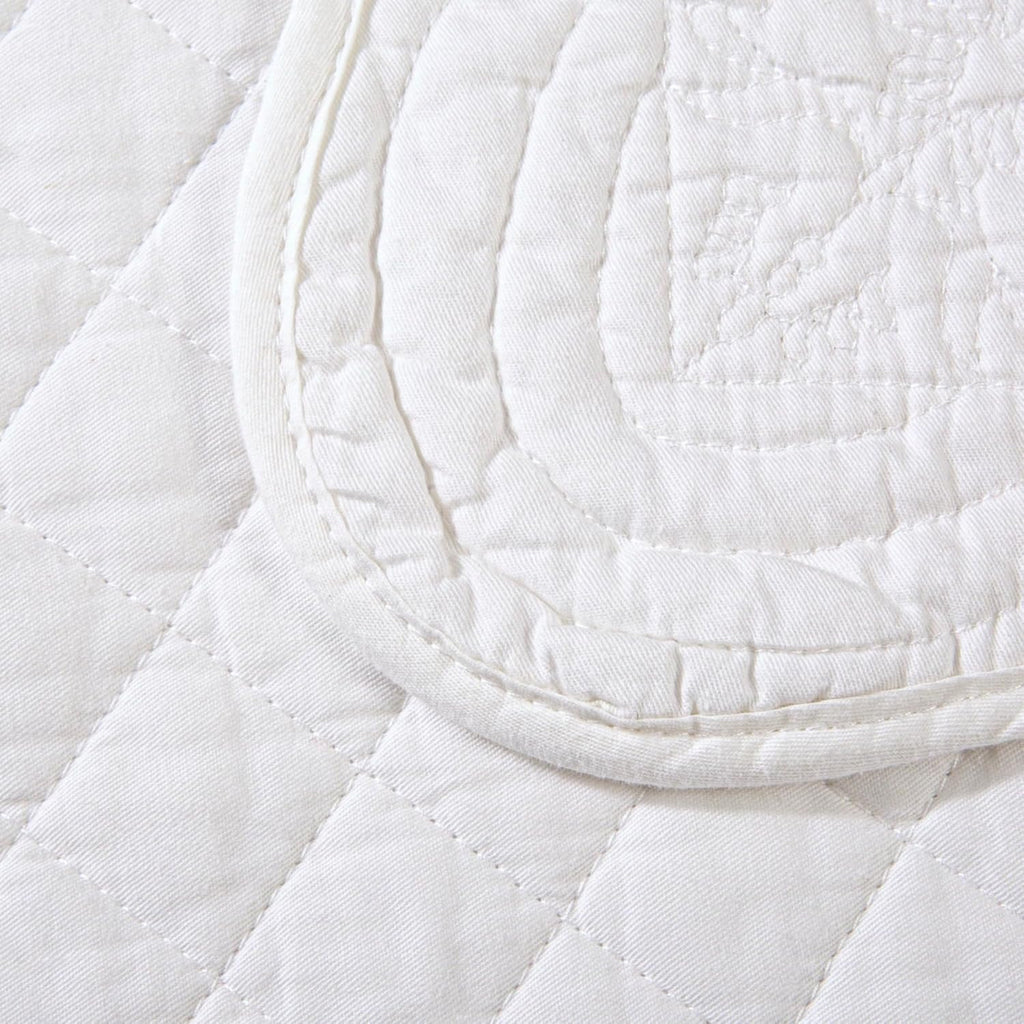 Quilted Cotton Placemats Set of 4 with Matching Napkins – Seasonal Table Linen Collection, Warm Ivory (All Season Base)